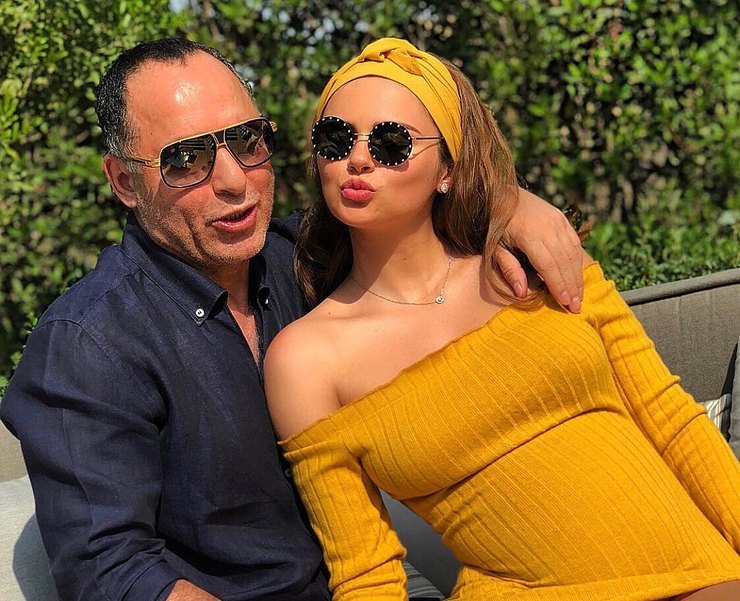 28-летняя Ксения Дели показала дочку от 64-летнего мужа-миллиардера — фото