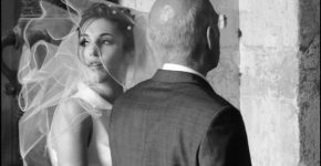 Когда ему 55, а ей - 18: почему “бес в ребре” находит одобрение общества