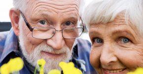 10 простых причин, почему двое 70 летних, через года еще держатся за руки