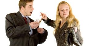 Подайте на сапоги: можно ли брать у мужчины деньги?
