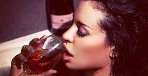 Мужчина думающий что чужая женщина загадка