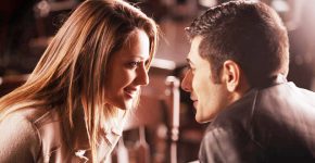 Этот придурок ни разу из 12 на тебя не запал. Не трать на него свое время