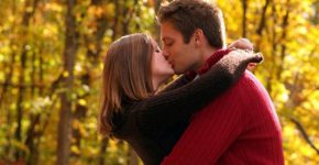 Куда и как целовать свою женщину, что бы она не искала другого