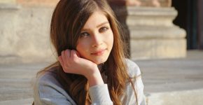 Вот что она думает, когда вы «просто переписываетесь»