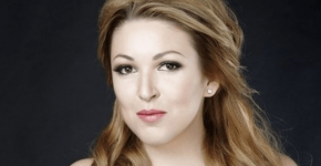 35-летняя Ирина Дубцова показала фигуру во всей красе в бикини — фото