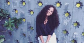 Настя Каменских взбудоражила сеть пляжными ФОТО в стиле Кардашьян